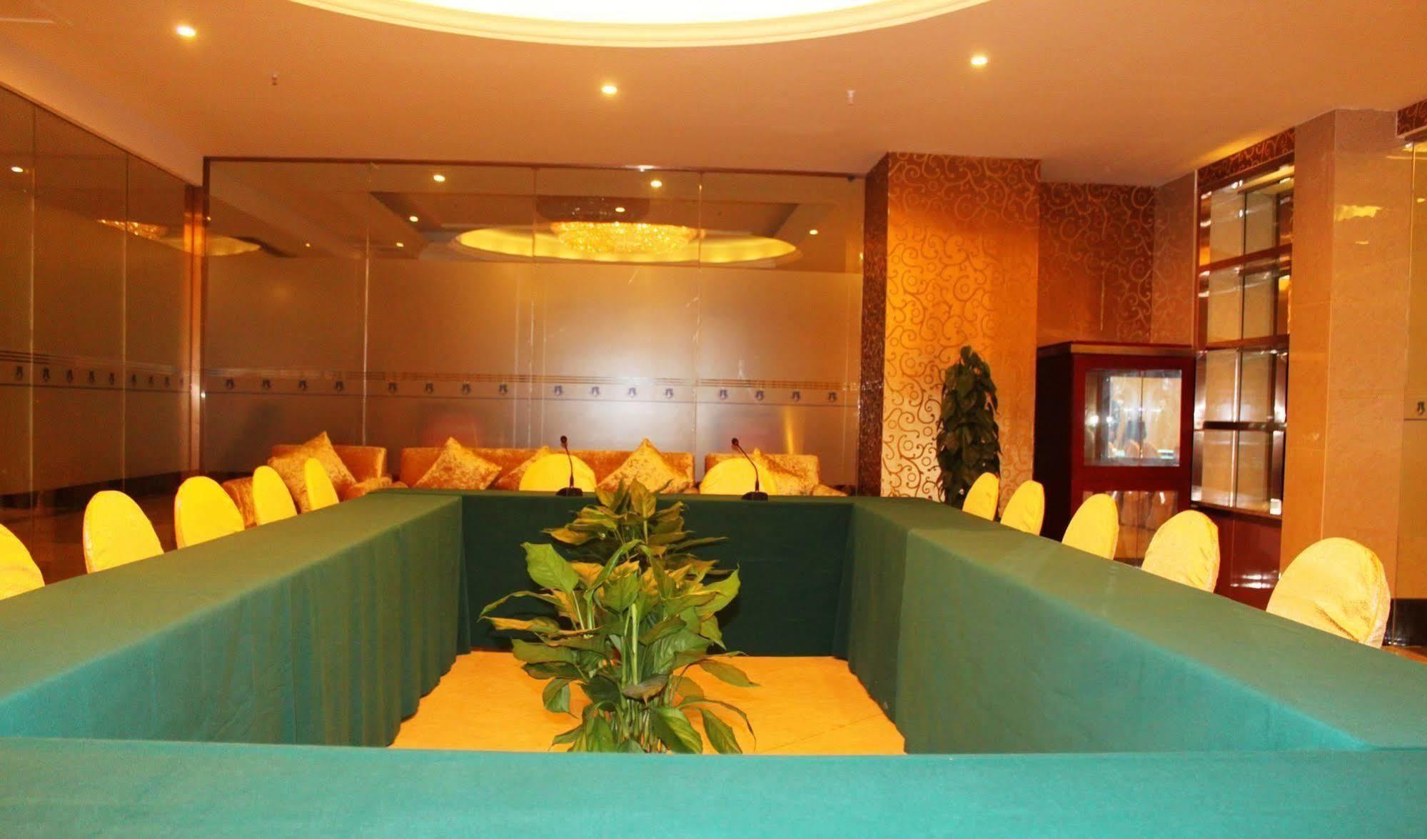 New Beacon Runfeng International Hotel อู่ฮั่น ภายนอก รูปภาพ