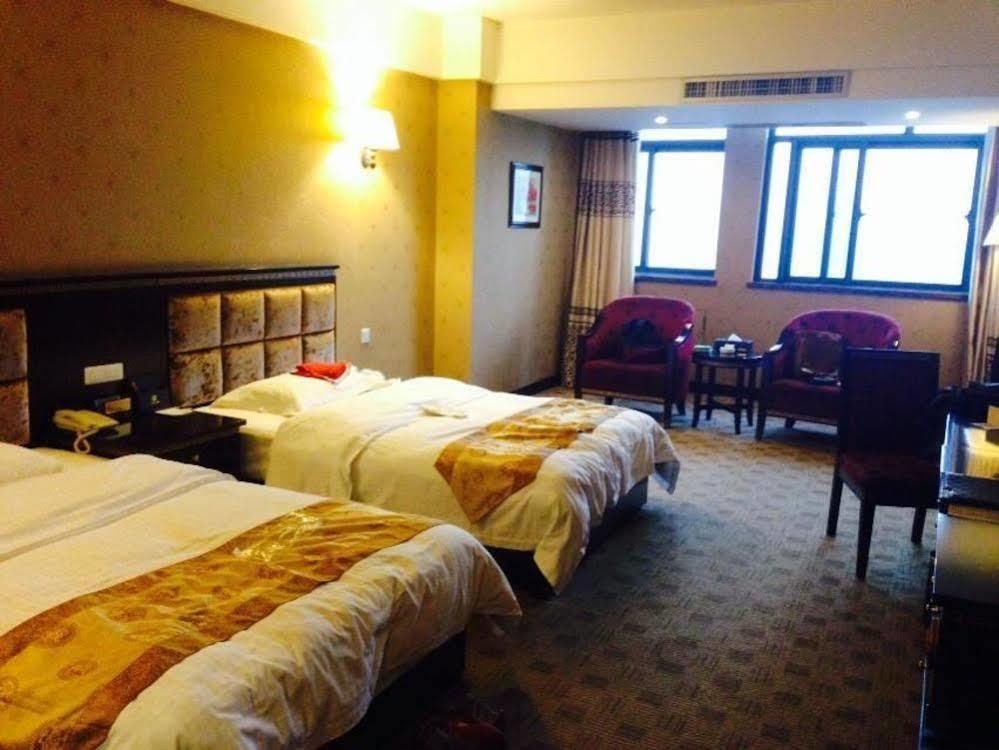 New Beacon Runfeng International Hotel อู่ฮั่น ภายนอก รูปภาพ