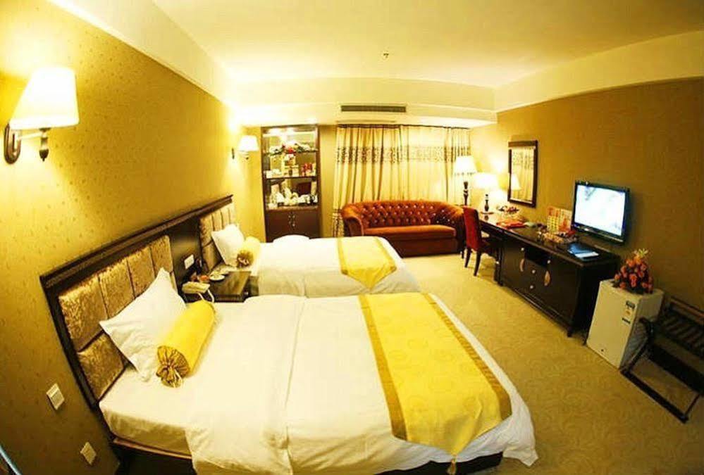 New Beacon Runfeng International Hotel อู่ฮั่น ภายนอก รูปภาพ