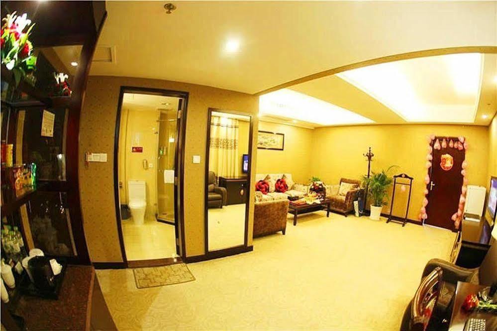New Beacon Runfeng International Hotel อู่ฮั่น ภายนอก รูปภาพ