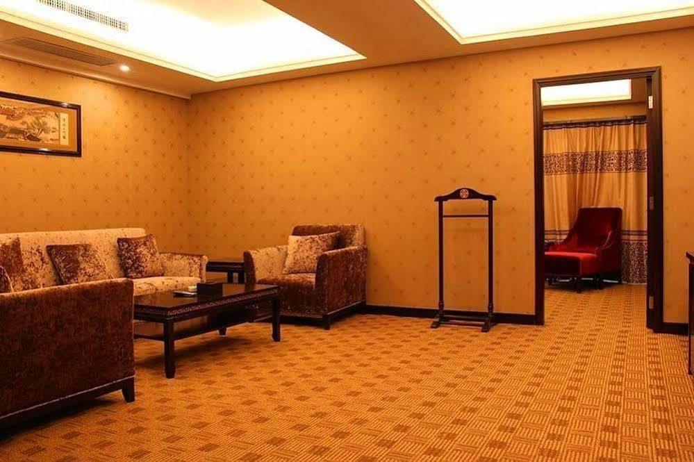 New Beacon Runfeng International Hotel อู่ฮั่น ภายนอก รูปภาพ