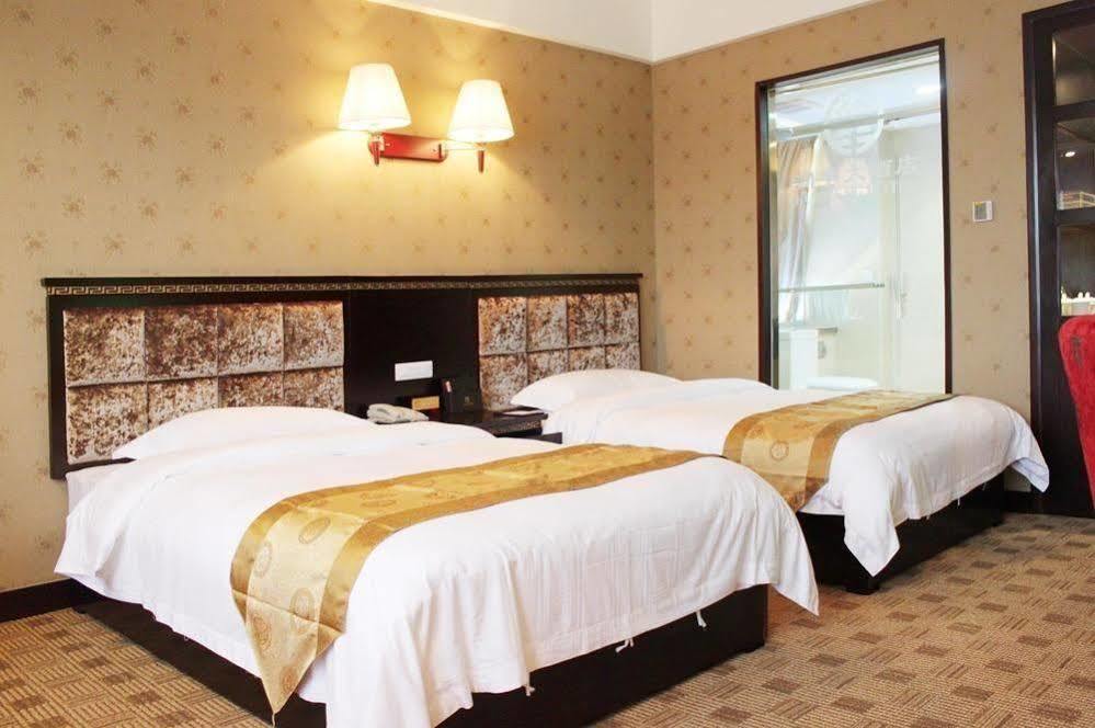 New Beacon Runfeng International Hotel อู่ฮั่น ภายนอก รูปภาพ