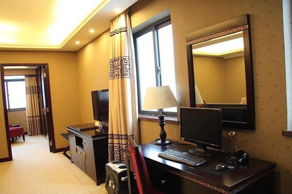 New Beacon Runfeng International Hotel อู่ฮั่น ภายนอก รูปภาพ