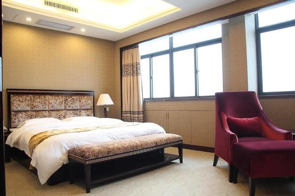 New Beacon Runfeng International Hotel อู่ฮั่น ภายนอก รูปภาพ